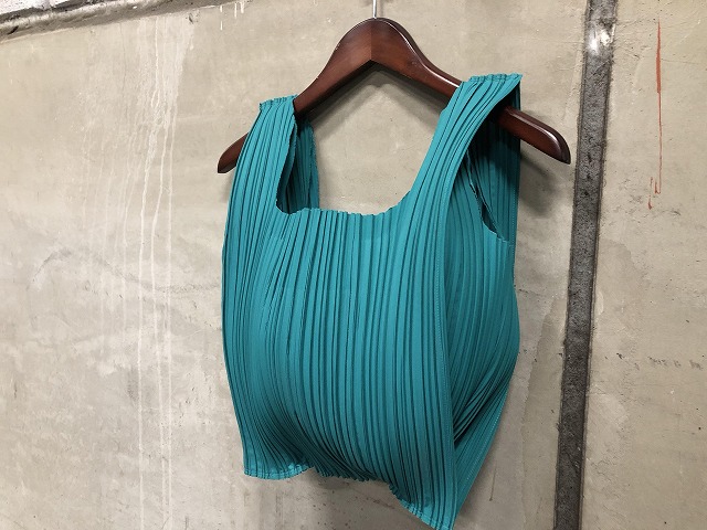 PLEATS PLEASE/プリーツプリーズ】プリーツバッグ入荷しました