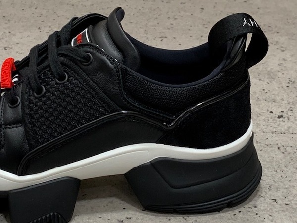 GIVENCHY JAW SNEAKER LOW 