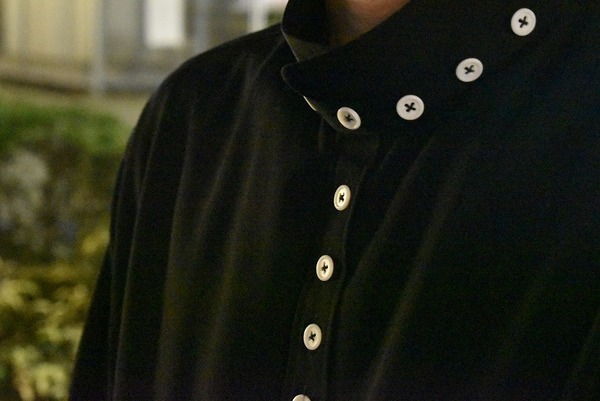 YohjiYamamoto pour homme』よりシワギャバスタンドカラービッグシャツ