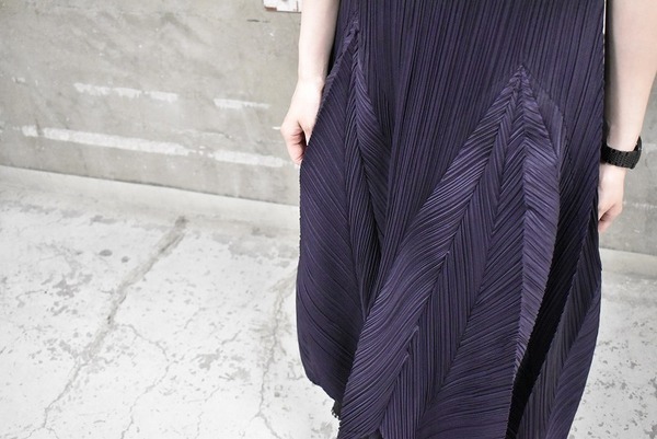 PLEATS PLEASE/プリーツプリーズ】よりノースリーブプリーツワンピースが入荷致しました[2020.05.14発行]