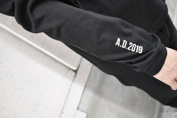 AKIRA ART OF WALL/アキラアートオブウォール】よりバックプリントT