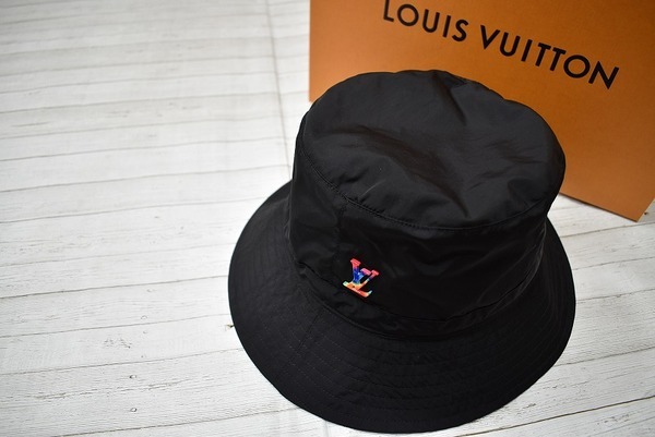 ヴィトン ナイロン ハット LV レインボーロゴ トランスフォーマブル 