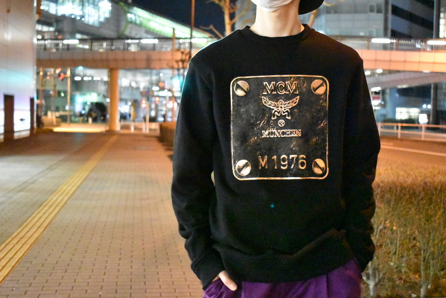 希少 MCM スウェット トレーナー 刺繍ロゴ 黒 MCM【L】長袖トレーナー ロゴ刺繍 ヴィンテージ ビックロゴ レア