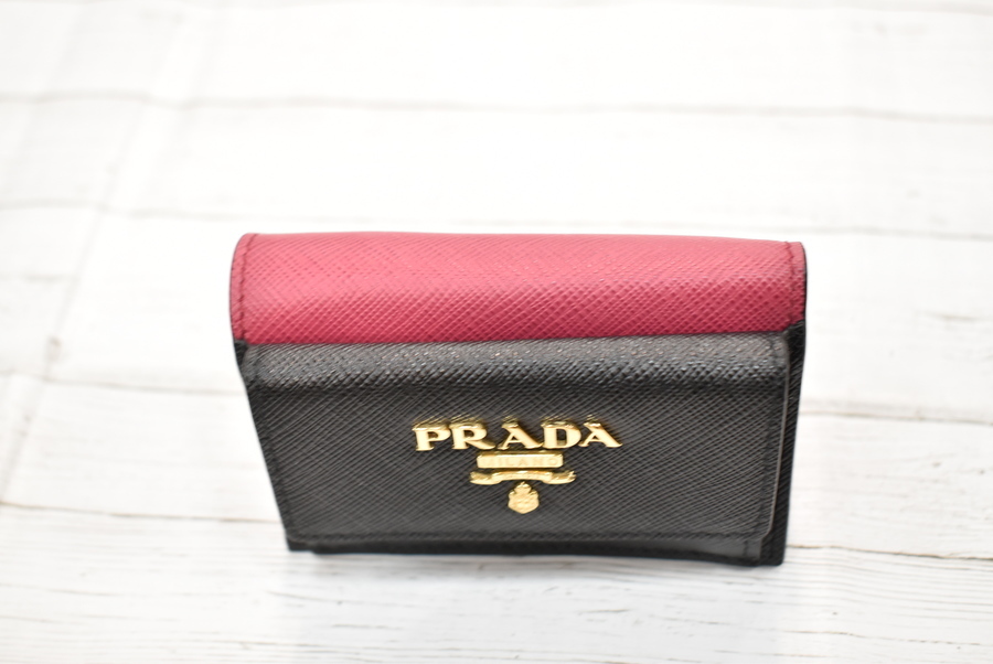 PRADA/プラダ】から【コンパクトウォレット】を買取入荷致しまし