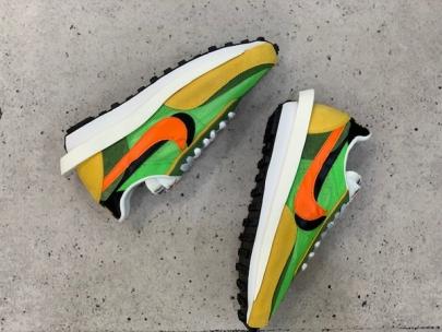 「インポートブランドのNIKE×sacai 」