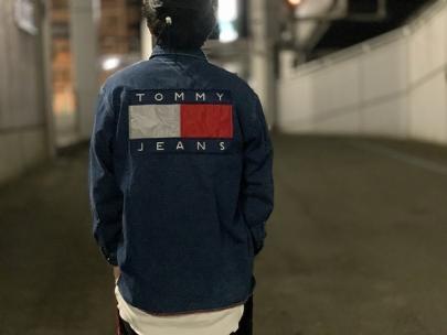 「ヴィンテージアイテムのTOMMY JEANS 」