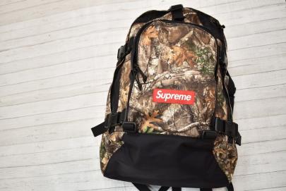 「ストリートブランドのSUPREME 」