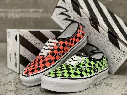 「スニーカーのVANS × DOVER STREET MARKET 」