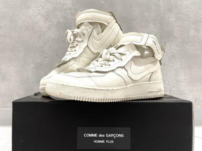 「スニーカーのNIKE × COMME des GARCONS HommePlus 」