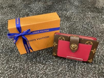 「ラグジュアリーブランドのLOUIS VUITTON 」