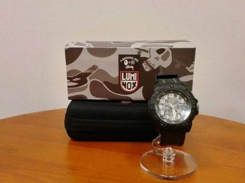 レア物です！！Luminox×APE×STUSSYトリプルコラボ腕時計を買取