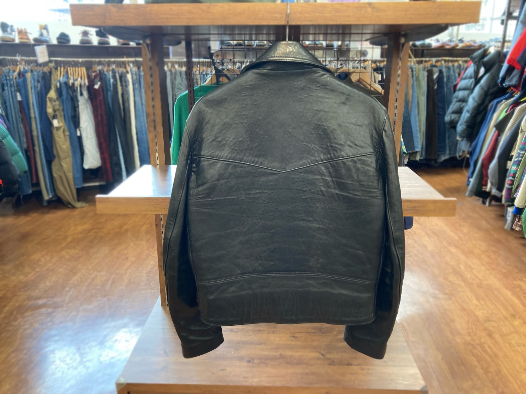 LEWIS LEATHERS (ルイスレザーズ）の定番 LIGHTNING（ライトニング）が