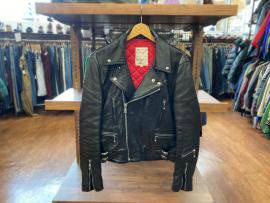 「アメカジブランドのLewis Leathers 」