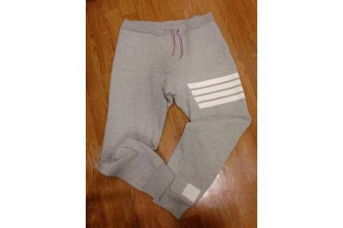 THOM BROWNEのトムブラウン