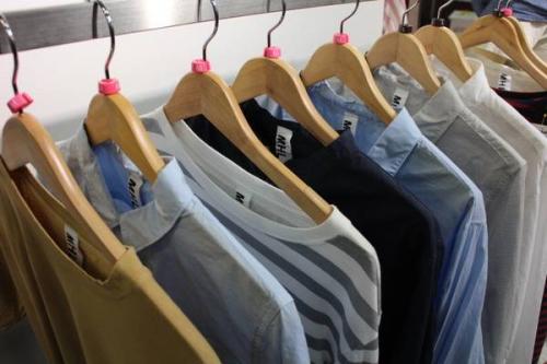 メンズのトップス