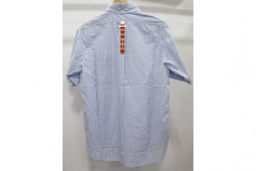 半袖シャツの中央線