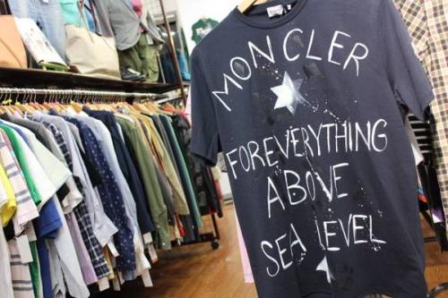 メンズのポロシャツ