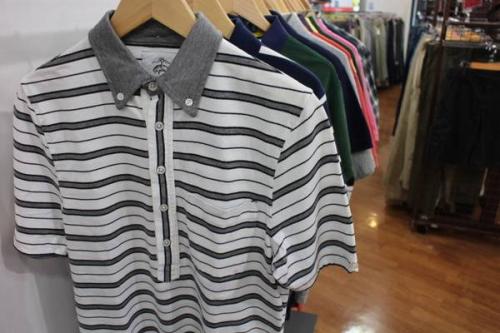 メンズのトップス