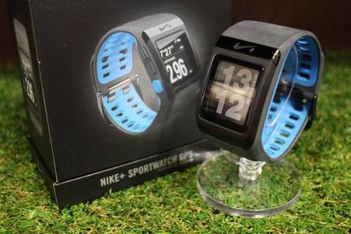 スポーツウォッチの腕時計