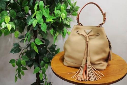 プラダのブランドバッグ