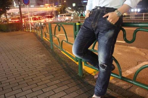 新入荷のデニムパンツ