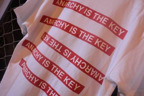 シュプリームのアンダーカバー