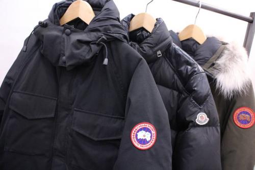 カナダグースのダウン