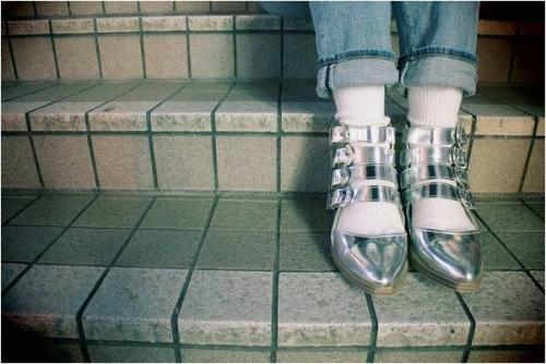 バックルブーツのTOGA