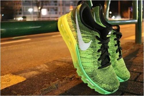 エアマックスの立川