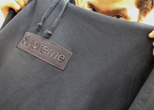 SUPREMEのシュプリーム