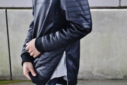 マジックスティックのレザーバイカープルオーバー