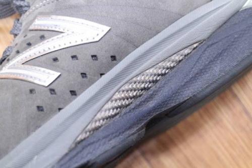 ニューバランスのM2040GL1