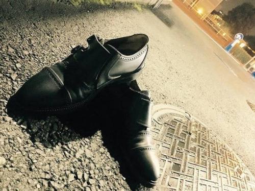 ディオールのストラップブーツ