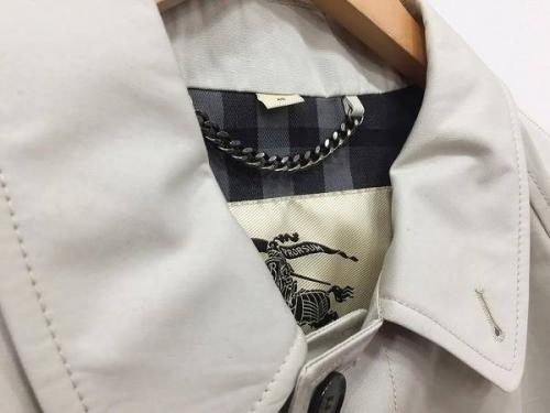 バーバリーのステンカラーコート