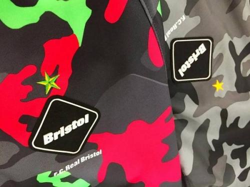 新入荷のシュプリーム