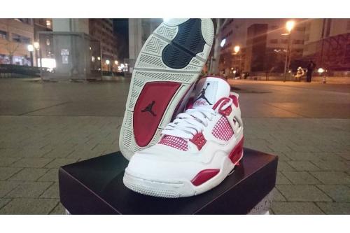 スニーカーのナイキ