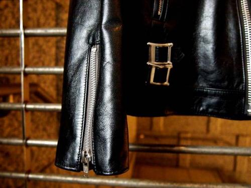 新入荷のアンダーカバー