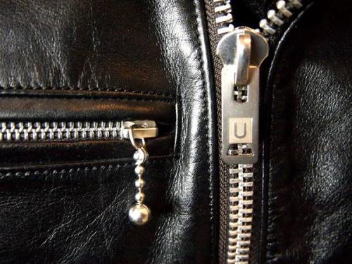 アンダーカバーのライダースジャケット