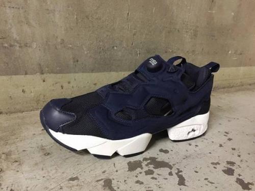 コンバースのアディダス