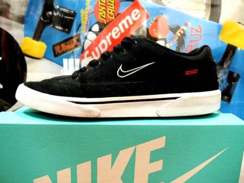 新入荷のシュプリーム