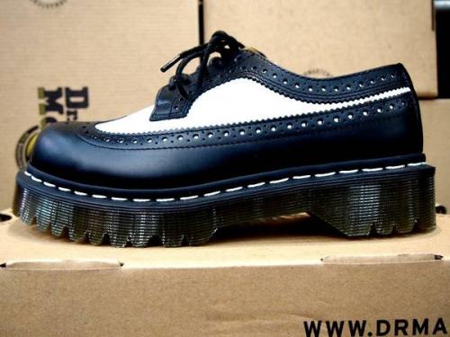 新入荷のドクターマーチン