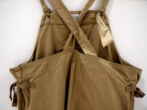 新入荷のガーメンツ