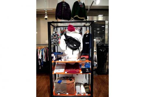 シュプリームのSUPREME