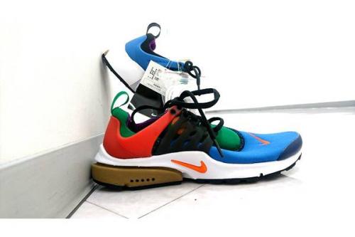 新入荷のナイキ