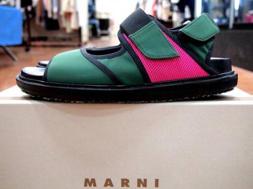 サンダルのマルニ