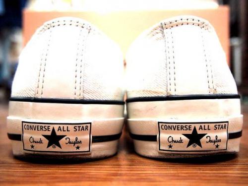 コンバースのアディクト