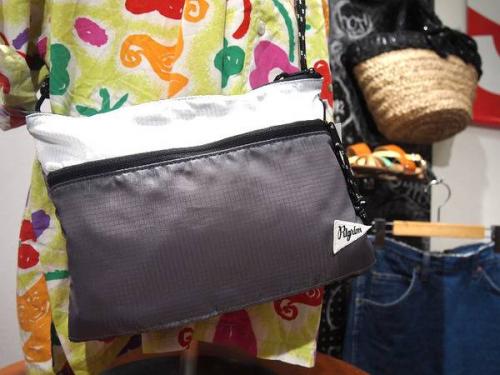 新入荷のサコッシュ