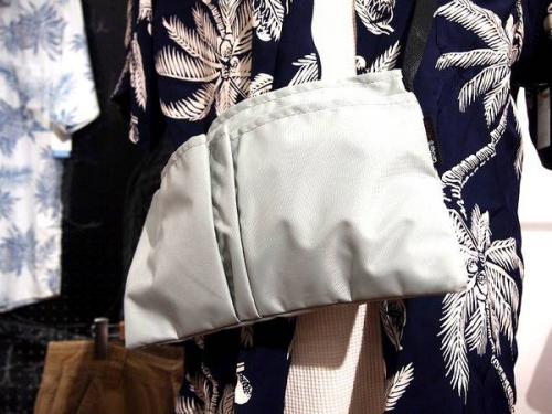 サコッシュのフェス