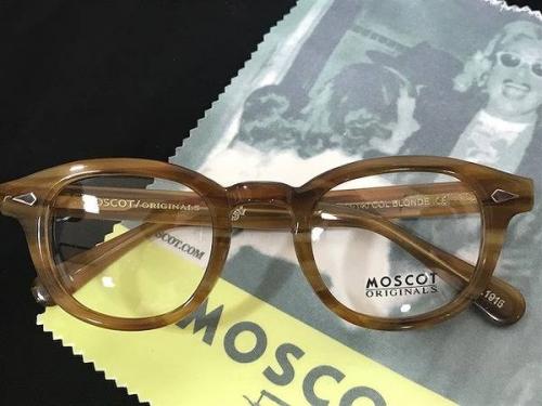 オリバーピープルズのモスコット