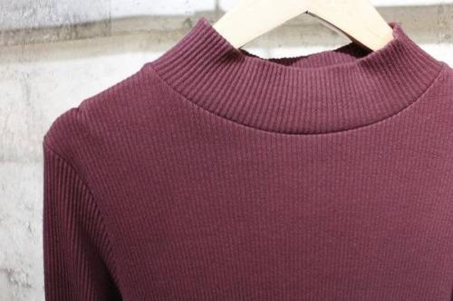 新入荷のニット